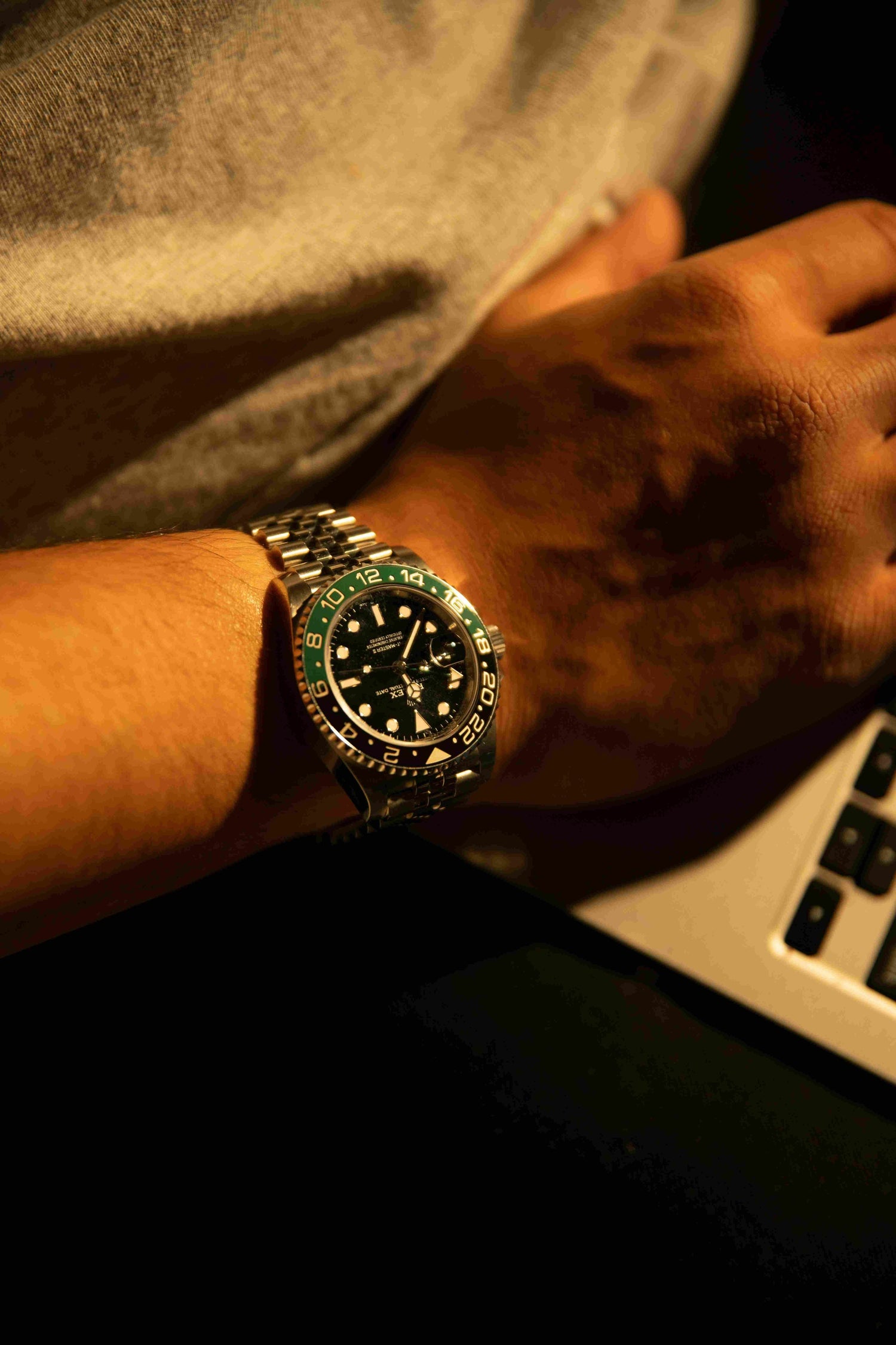 Premium men's watches collection featuring luxury designs, elegant dials, and stylish timepieces for modern men